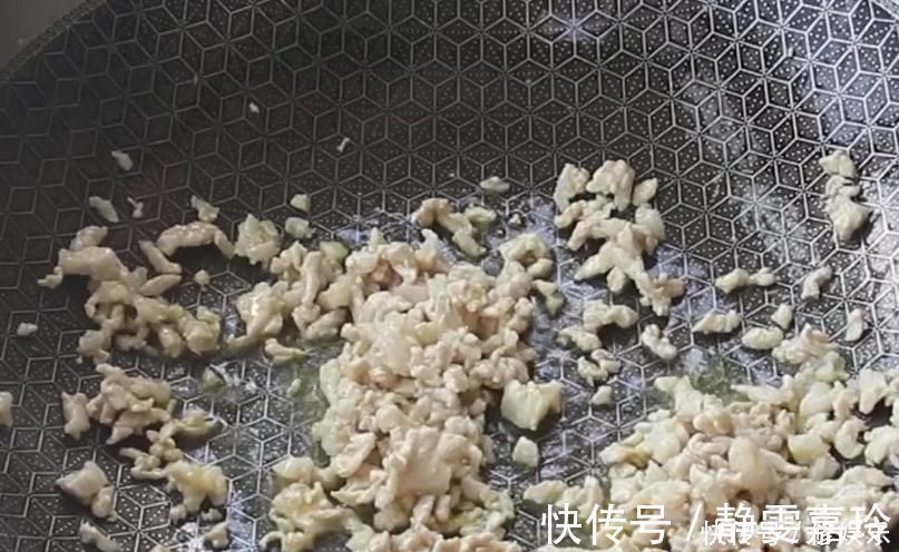 优质蛋白|孩子不喜欢吃豆腐，那就换个新吃法吧，鲜嫩爽滑，汤汁浓郁