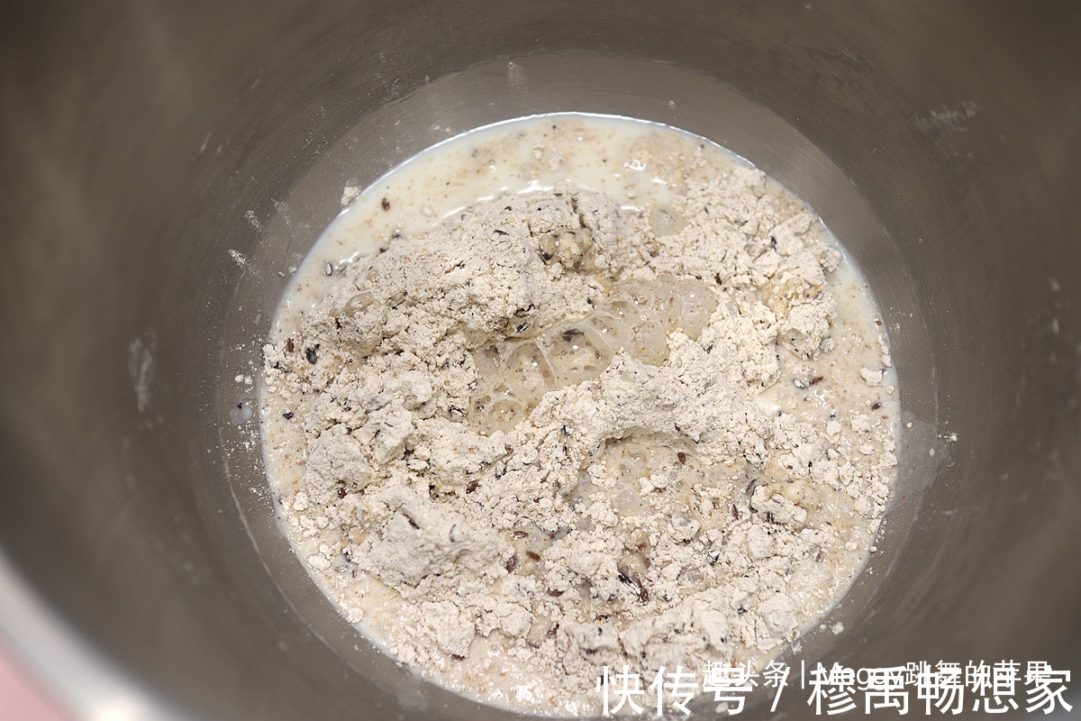 高筋面粉|在家烤欧包,拌拌揉揉烤烤,酥香焦脆又柔软,低脂早餐主食有了