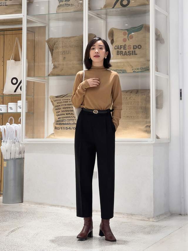 针织衫|30岁~45岁的女性秋季穿搭分享,针织衫配直筒九分裤,显瘦又减龄