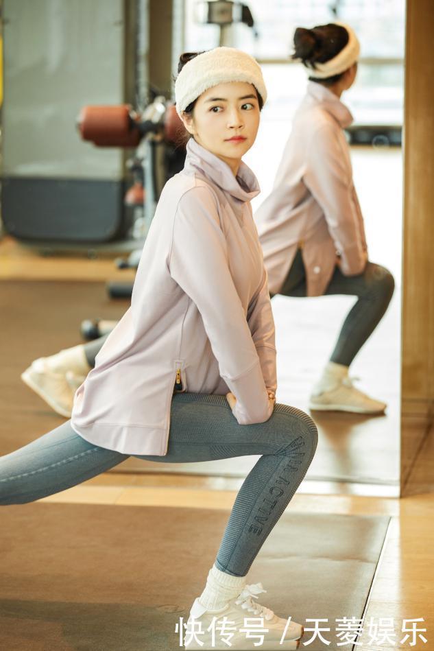 冬季别穿得太“沉闷”,学三木的气质搭配,得体优雅、照搬简单