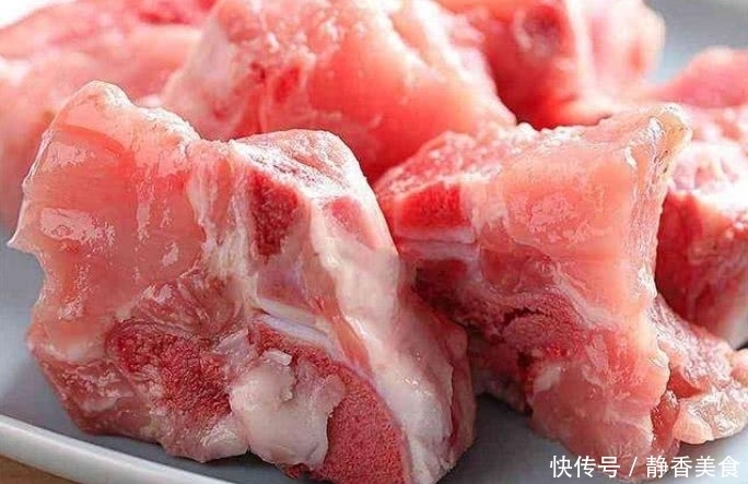 快不|冰柜里的冻肉“硬如石头”?别用冷水泡,只需1步,化肉快不变味