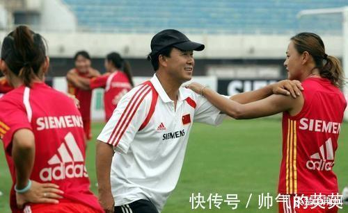 武汉|李霄鹏接替李铁，中国足球迎来第三位武汉队主帅
