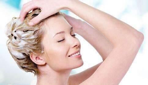 ?头发隔多久洗一次最好，很多人还不知道，难怪头发越掉越多