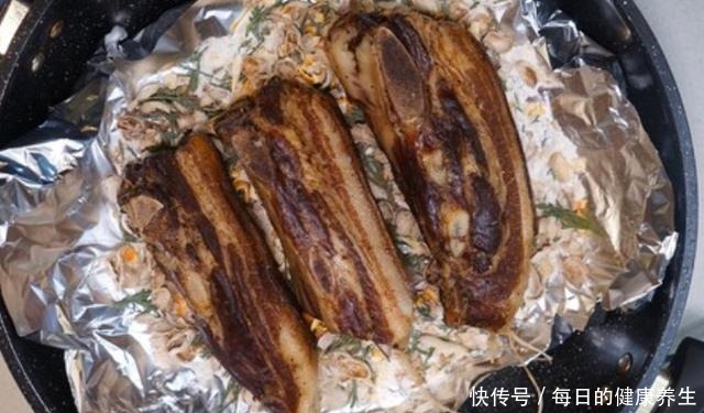 农村才能做烟熏肉学会这招,城里也能熏,味道更香,放1年不坏