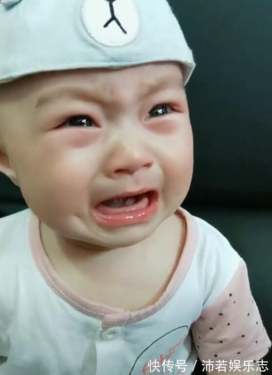 发挥|妈妈去上班，宝宝哭着想妈妈，老爸发挥教科书式止哭技巧，受教了