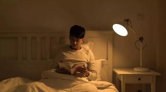 雌激素|长期11点后睡觉,身体出现5种表现的人,即便有一个也要早点睡
