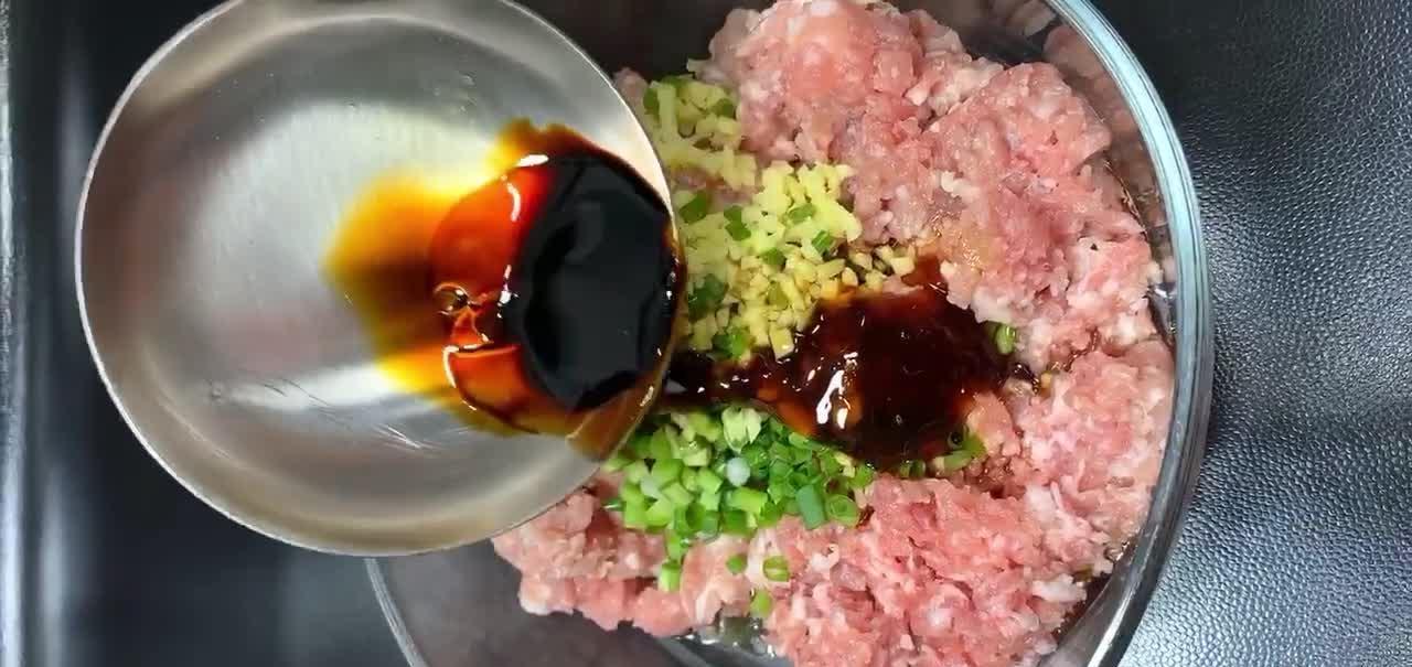 炸藕盒,面糊怎么调是重点,外脆里香,好吃停不下来