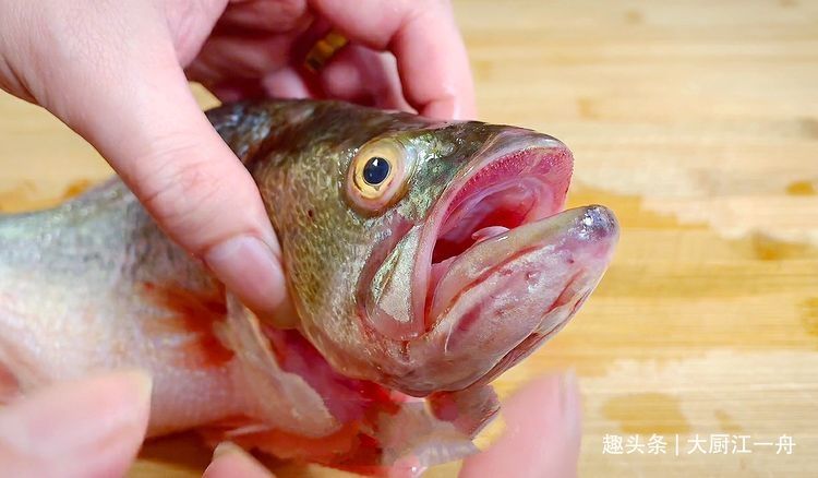 不管做什么鱼,牢记“2不放,加3样”的诀窍,鱼肉鲜嫩解馋无腥味