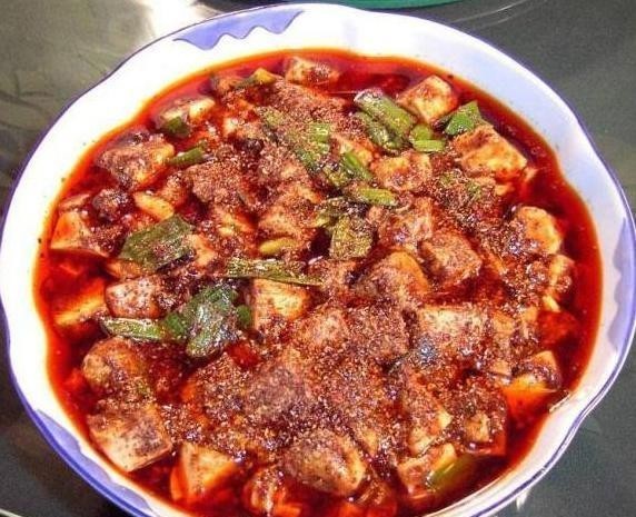 冷汗|朱元璋请功臣吃饭，刘伯温看到饭菜一身冷汗，说道：我们必死无疑