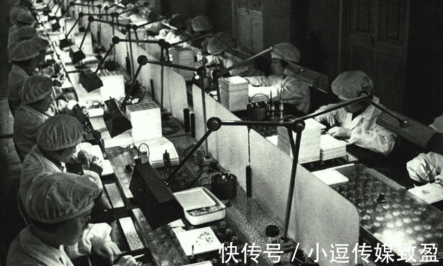 上海手表厂|70年代的老照片三转一响时代的上海手表厂