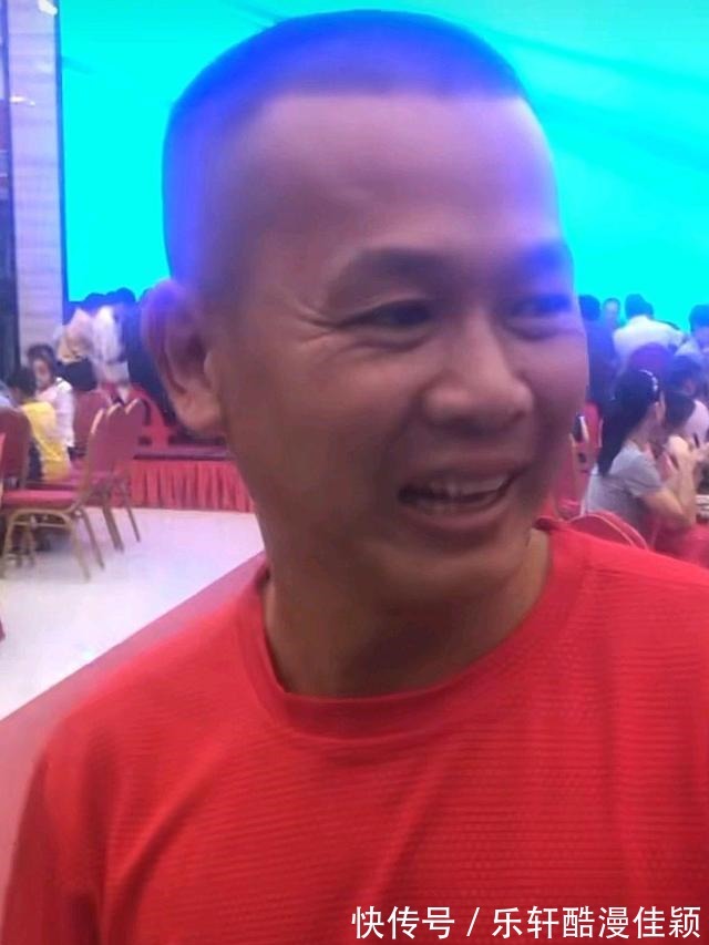 村民|村民把全红婵爸爸一顿夸!全爸被夸得不好意思,笑容憨厚频频点头