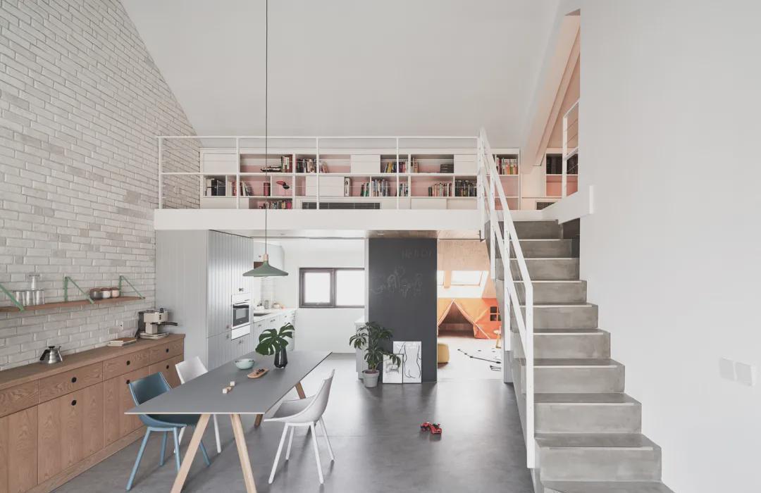 装修设计|夫妇买了116㎡顶楼,当初只是想安静些,却成了装修效仿的对象