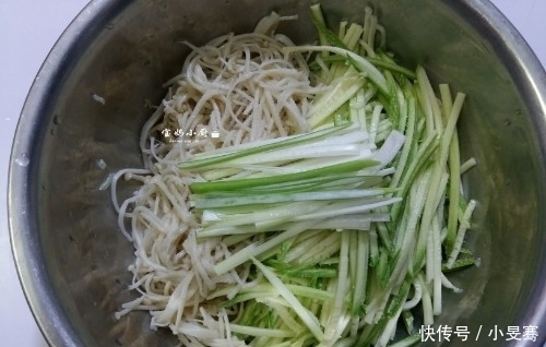 天热,做菜不炖不炒,懒做法比肉受欢迎,成本不足4块,上桌光盘