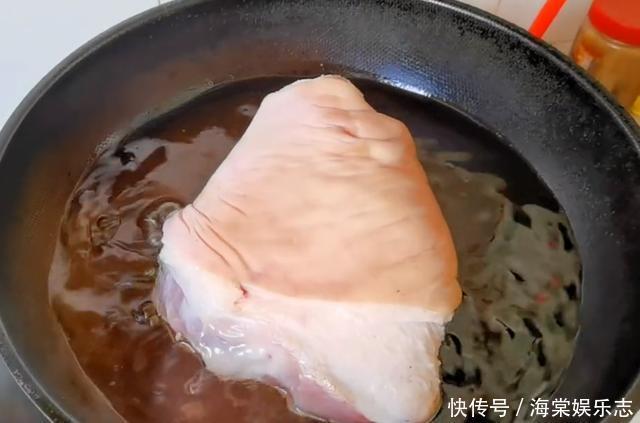入味|3斤肘子扔到油锅里,不炖不红烧,出锅入味不油腻,吃着过瘾解馋