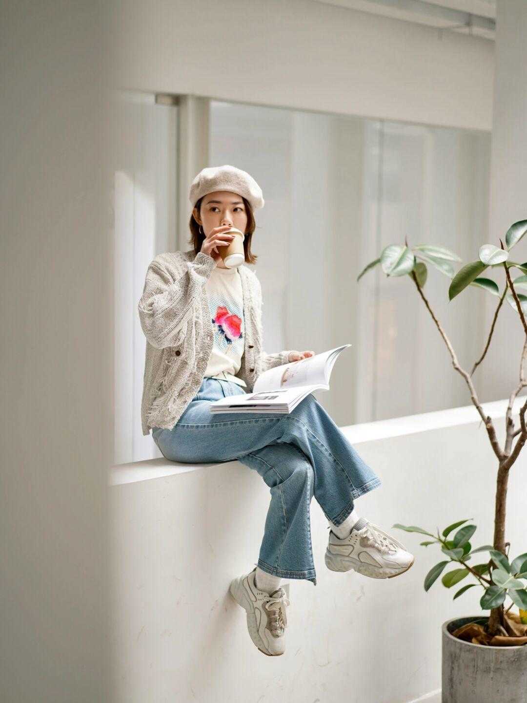 浪漫 牛仔裤真的很浪漫!用它搭配这四类上衣,完全不会暴露身材瑕疵