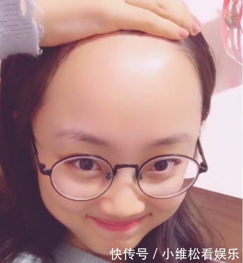 当代女大学生发型一览，流行趋势逗乐网友：越看越像70后