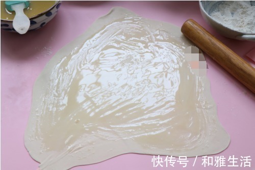 自从婆婆教会我油酥饼的这种做法，我家一星期一袋面，是真的好吃