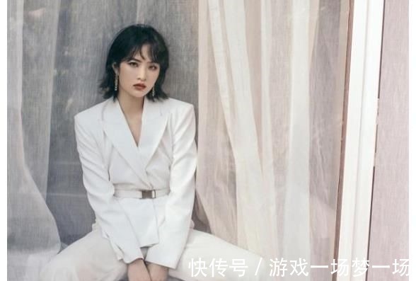 你的名字|姚安娜“偶像包袱”有多重？捂臉大笑時，手與臉的色差過于明顯了