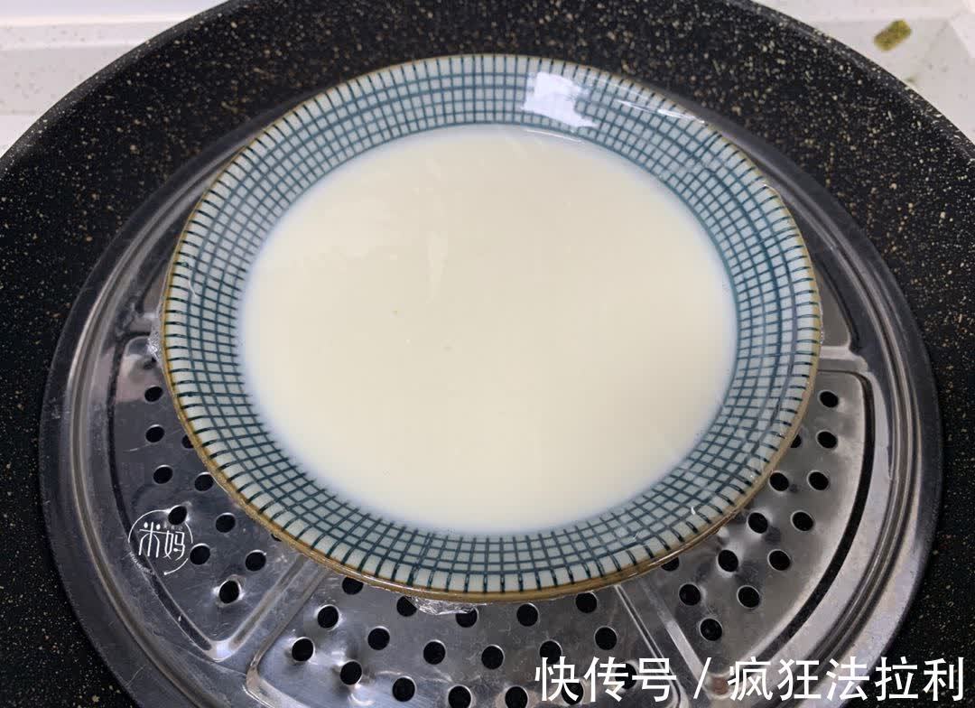 甜品|牛奶这样做，让你一口一口吃不停，比双皮奶好吃，比布丁香甜，赞
