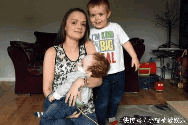 大脑|国外男婴出生没大脑, 医生说活不了几天, 现在已2岁会喊妈妈