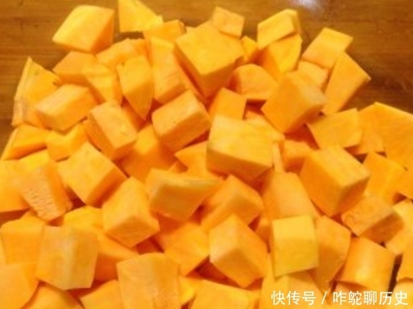 秋冬这菜新鲜又便宜,比吃萝卜更好,做饼酥脆营养,大人小孩抢着吃