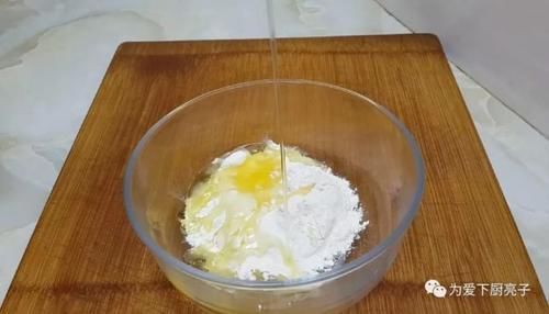 面团|烙饼这样做才好吃，开水一烫，张张柔软又劲道，比手抓饼还好吃