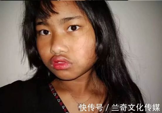 |PS搞笑恶搞:求大神换个比较美的背景