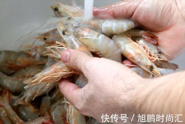 渔民|白灼虾,冷水还是热水煮?老渔民教你多做1步,大虾鲜甜无腥味
