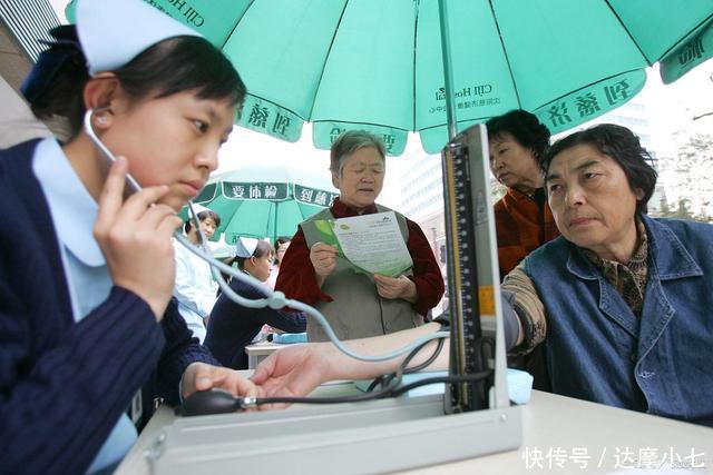 劝告|劝告:4物或是“升压王”,请撤下饭桌,管住嘴,血压或慢慢稳定