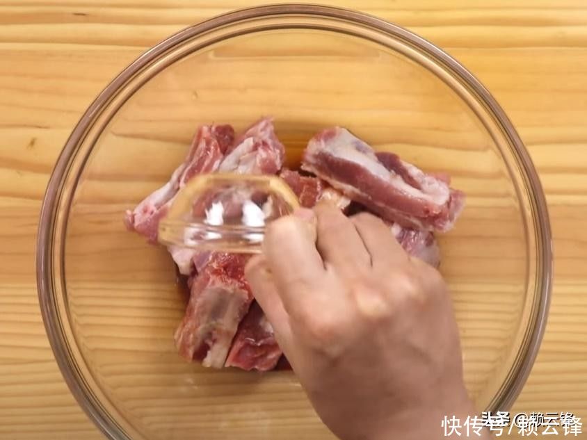 做法|家庭式排骨做法更简单，免去油炸一样入味又好吃