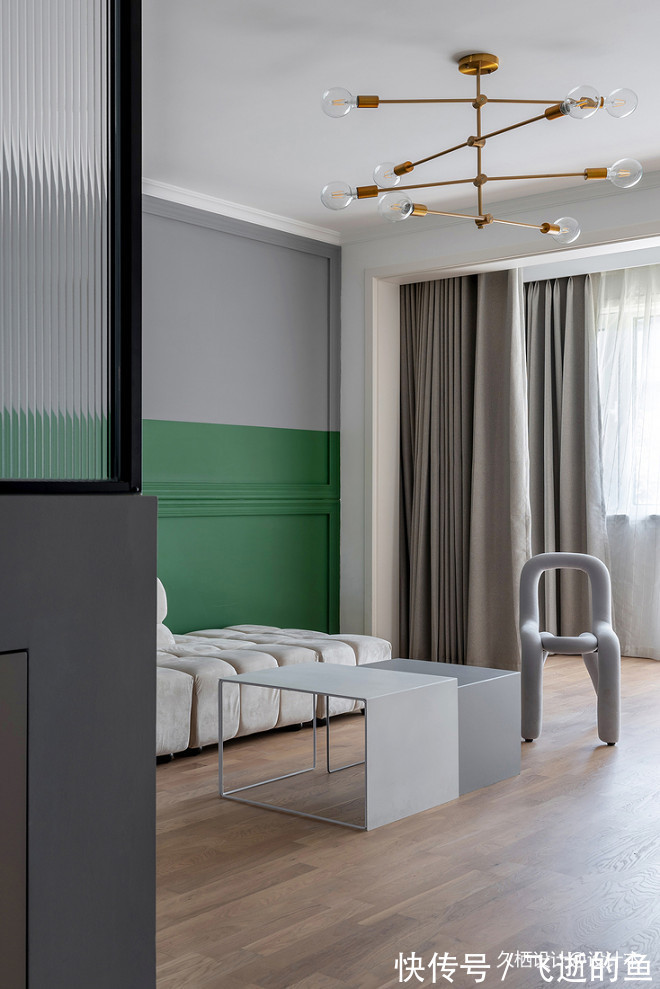 隔断|少见100㎡三居改两居，大胆配色尽显高级