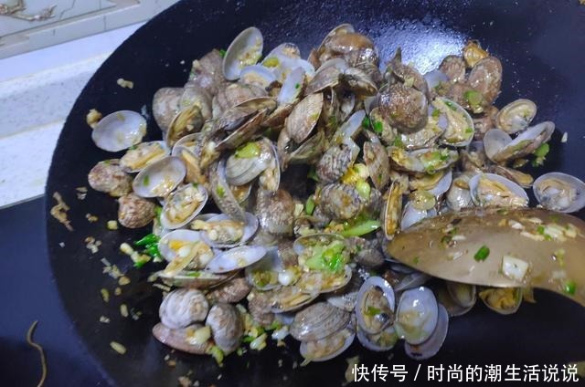 炒花蛤,千万别直接下锅,少了这1步,难怪花蛤不开口腥味重!