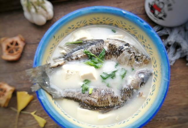 秋天滋补多喝汤，暖心又暖胃，8道靓汤分享，全家都喜欢