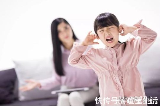 性格|经常顶嘴与不顶嘴的孩子,长大后性格差异明显,父母别不当回事