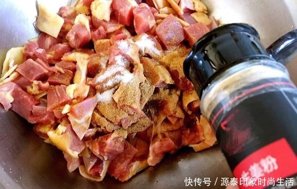 继老干妈之后,又有一种中国美食在国外爆火,老外根本停不下来