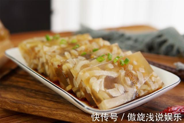 猪皮冻|做猪皮冻,记住“1揉1刮2泡”,皮冻透亮弹牙,味道正成功率高