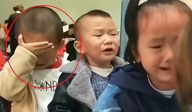 萌娃|幼儿园采血哭嚎一片,萌娃瞥完针头就捂眼!内心OS:好怕怕,想逃