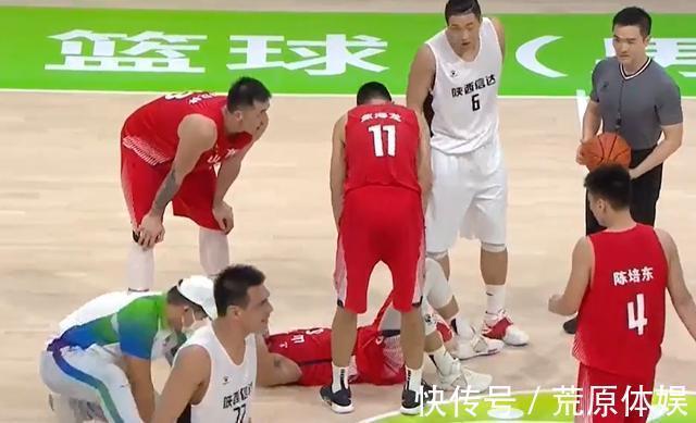 李浩南|胡金秋7连胜挺进四强,朱荣振18+5轻取对手,高诗岩成板王