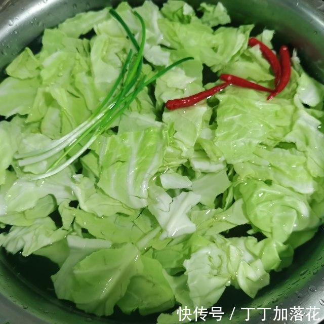 包菜|酸辣包菜，酸辣开味，做法简单