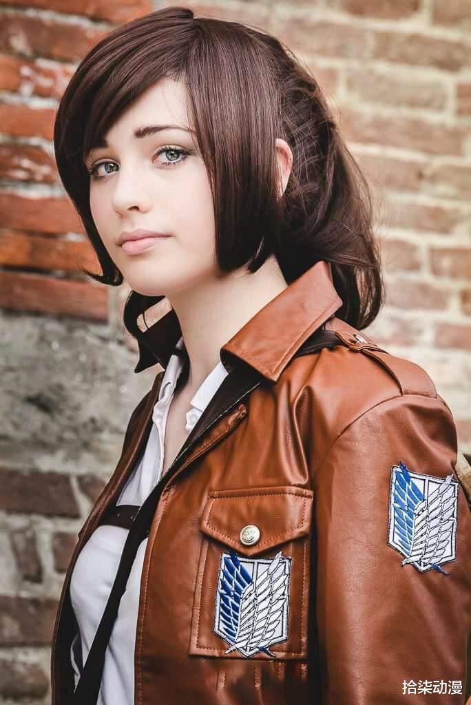 进击巨人|进击的巨人COS:小哥神还原巨人模样!韩吉漂亮潇洒,风头盖过三笠