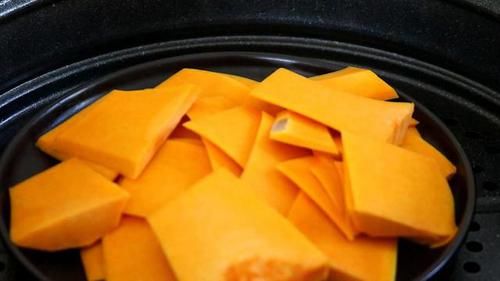 早餐|南瓜学会这样做，早餐再也不发愁，外面买不到，比油条还香