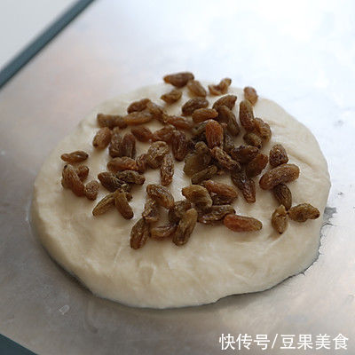 从来没想过葡萄干辫子面包还能这么做