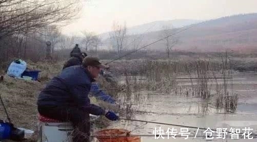 明草|偷学高手的3个冬季钓鲫鱼招数，没想到还真管用，钓鱼人士的福利