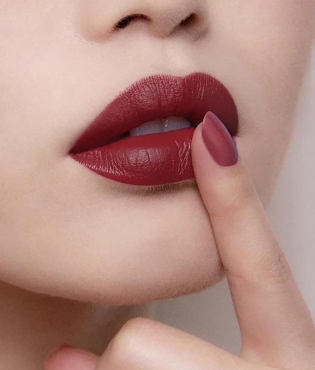 妆面 黄皮女人挑口红也太难了吧?别急,送你5个色号,显白耐看又显贵