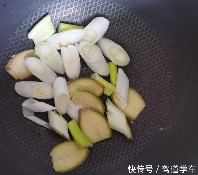  一锅炖，软烂鲜香，超级下饭！