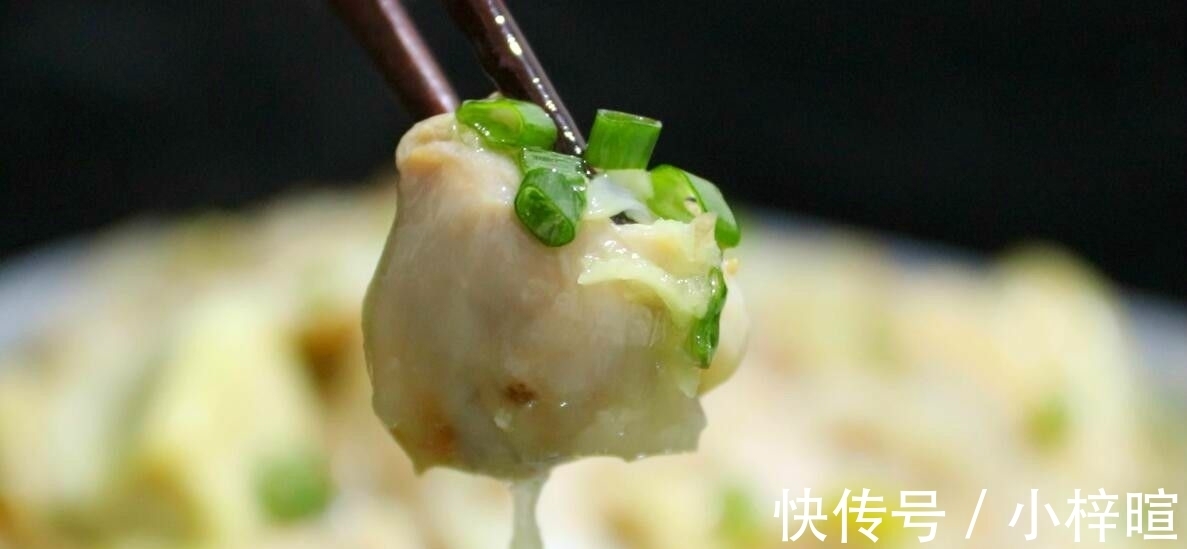 葱油鸡|用烤箱做的纸包葱油鸡，比红烧鸡还香，做法太简单了