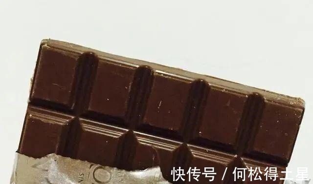 酒心巧克力|经常吃巧克力的你，知道巧克力上的凹槽是干嘛的吗给你涨涨知识！