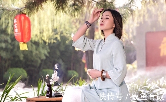 茶叶@这几首小诗,把茶的灵韵写活了,诗词就是这么神奇,品茶如美人