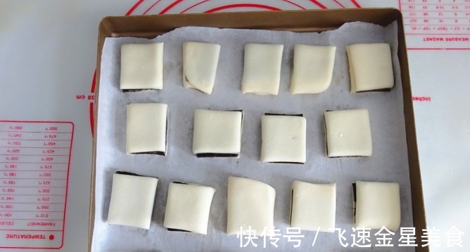 小方块|入秋了，早餐点心这么做，暄松柔软，一咬满口香，老少都爱吃！