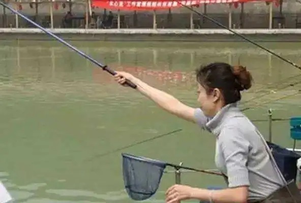 鲤鱼这钓法，我用了30年，每次渔获几十斤！